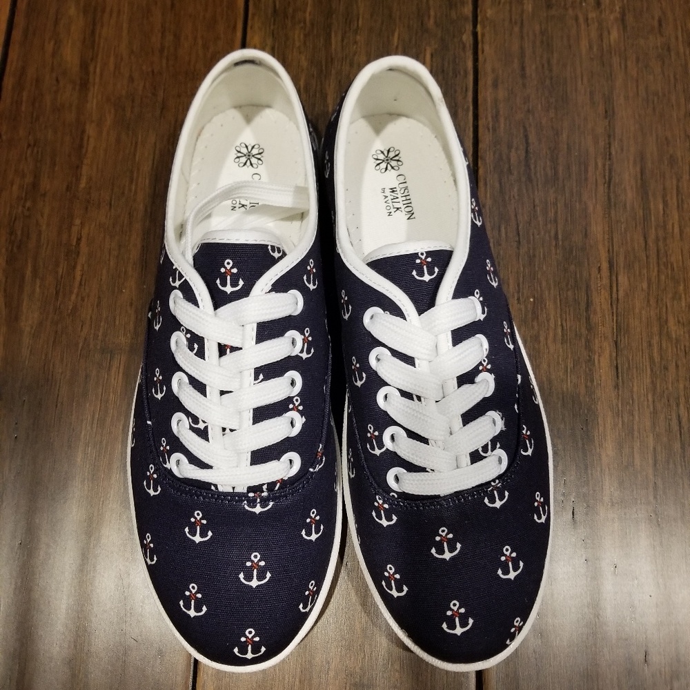 Cushion Walk Shoes by Avon Size 8